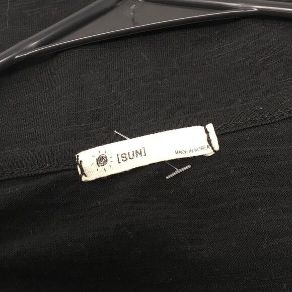 Short Sleeve Black V-Neck Tee B14 - Picture 3 of 5